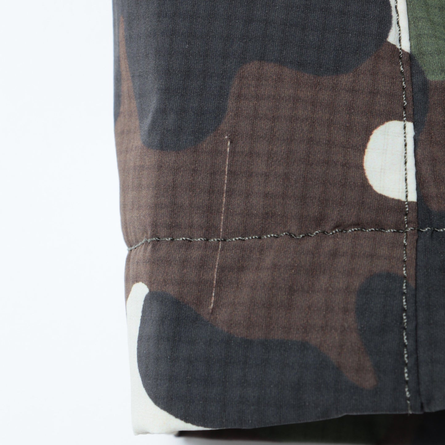 ナイロン ダブル リップ 2way ストレッチ × KARUISHI スカート <カモ柄プリント>